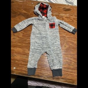 Baby boy outfits 6-9 months 3 outfits